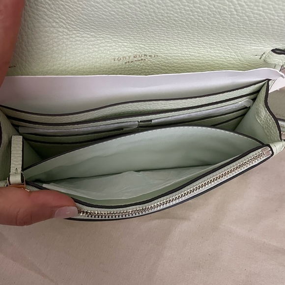 New✨authentic tory burch thea flat tory burch croasbody  (mint green color) - Picture 9 of 16